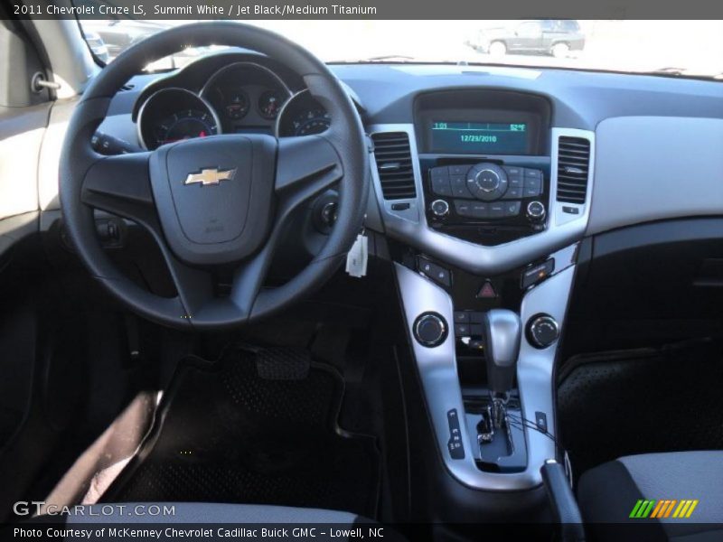 Summit White / Jet Black/Medium Titanium 2011 Chevrolet Cruze LS
