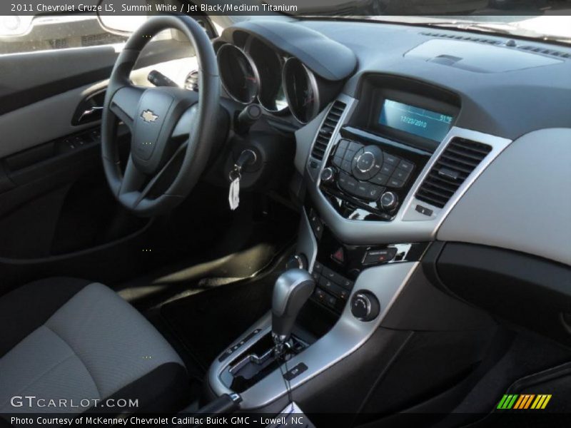 Summit White / Jet Black/Medium Titanium 2011 Chevrolet Cruze LS