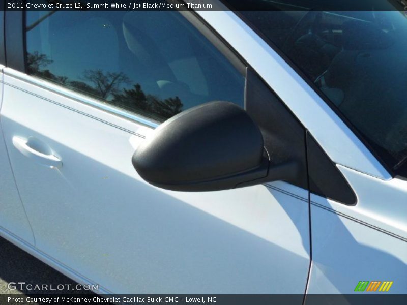 Summit White / Jet Black/Medium Titanium 2011 Chevrolet Cruze LS