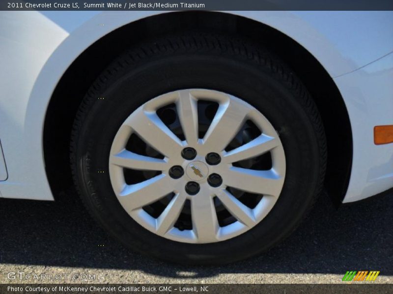 Summit White / Jet Black/Medium Titanium 2011 Chevrolet Cruze LS