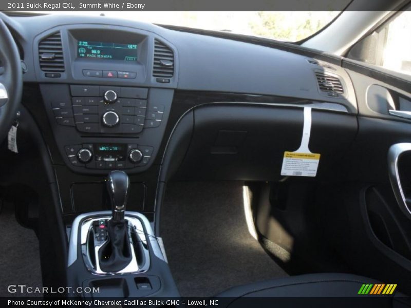 Summit White / Ebony 2011 Buick Regal CXL