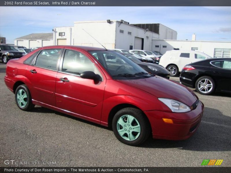 Infra Red / Dark Charcoal 2002 Ford Focus SE Sedan