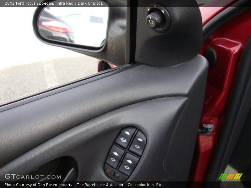 Infra Red / Dark Charcoal 2002 Ford Focus SE Sedan