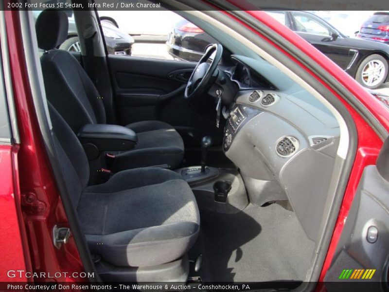 Infra Red / Dark Charcoal 2002 Ford Focus SE Sedan