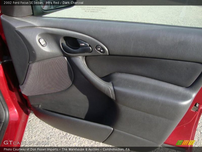 Infra Red / Dark Charcoal 2002 Ford Focus SE Sedan