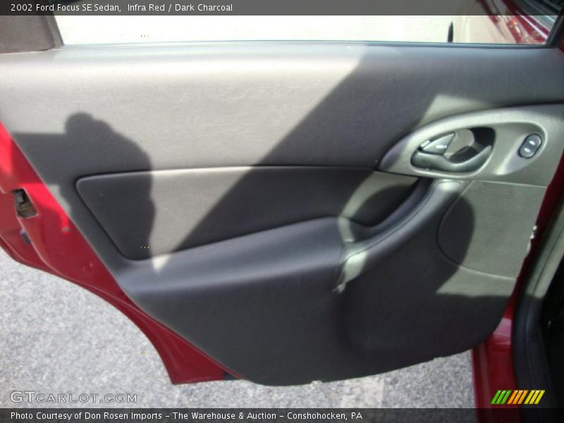 Infra Red / Dark Charcoal 2002 Ford Focus SE Sedan