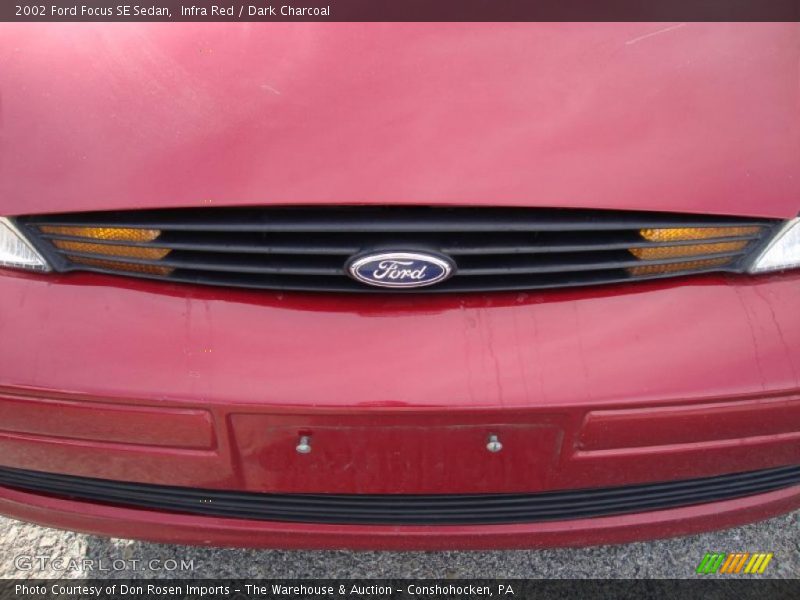 Infra Red / Dark Charcoal 2002 Ford Focus SE Sedan