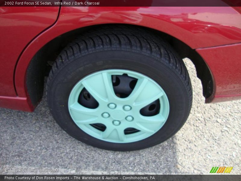 Infra Red / Dark Charcoal 2002 Ford Focus SE Sedan