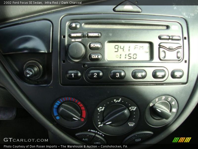 Infra Red / Dark Charcoal 2002 Ford Focus SE Sedan