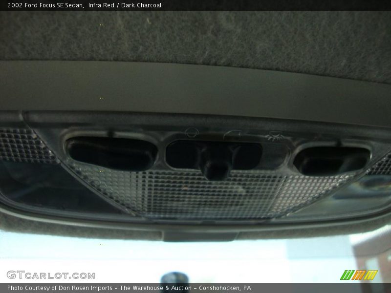 Infra Red / Dark Charcoal 2002 Ford Focus SE Sedan