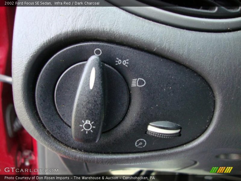 Infra Red / Dark Charcoal 2002 Ford Focus SE Sedan