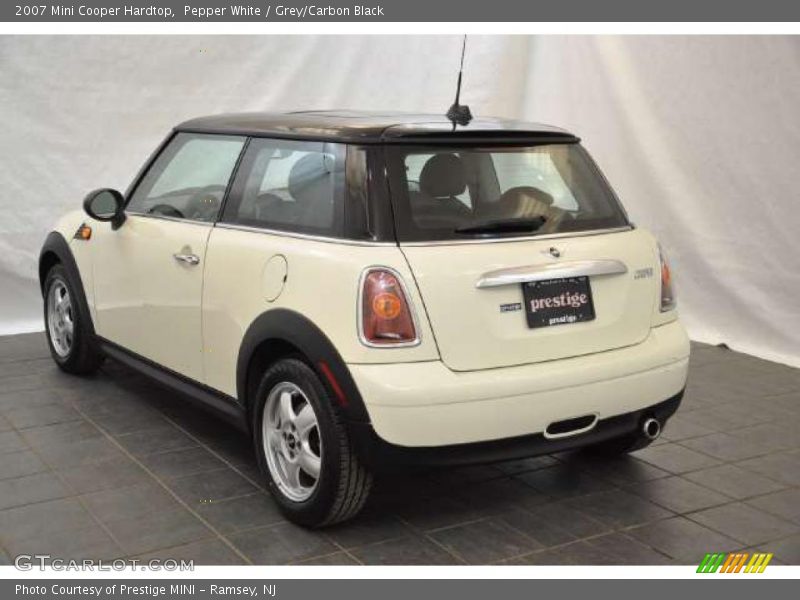 Pepper White / Grey/Carbon Black 2007 Mini Cooper Hardtop