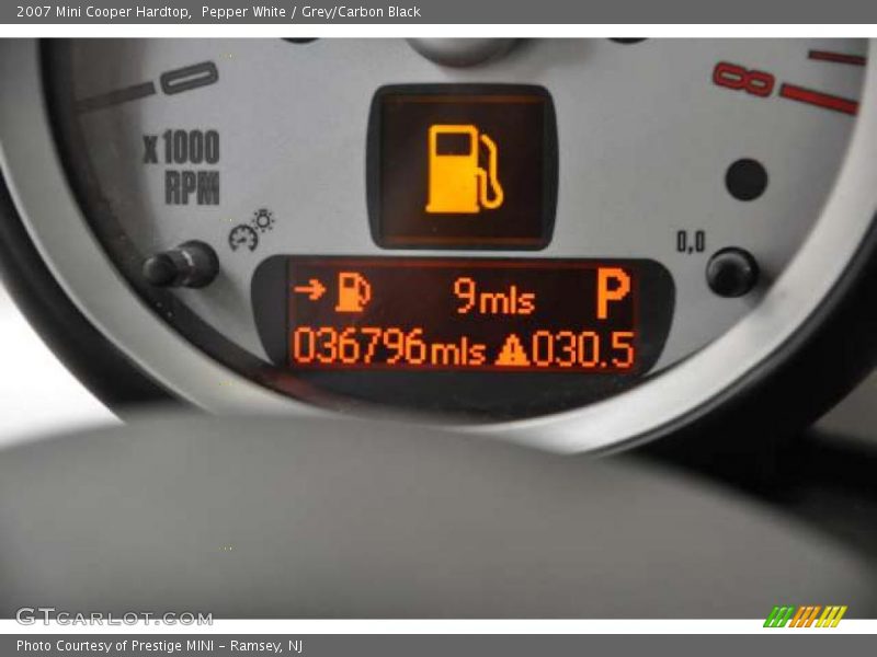 Pepper White / Grey/Carbon Black 2007 Mini Cooper Hardtop