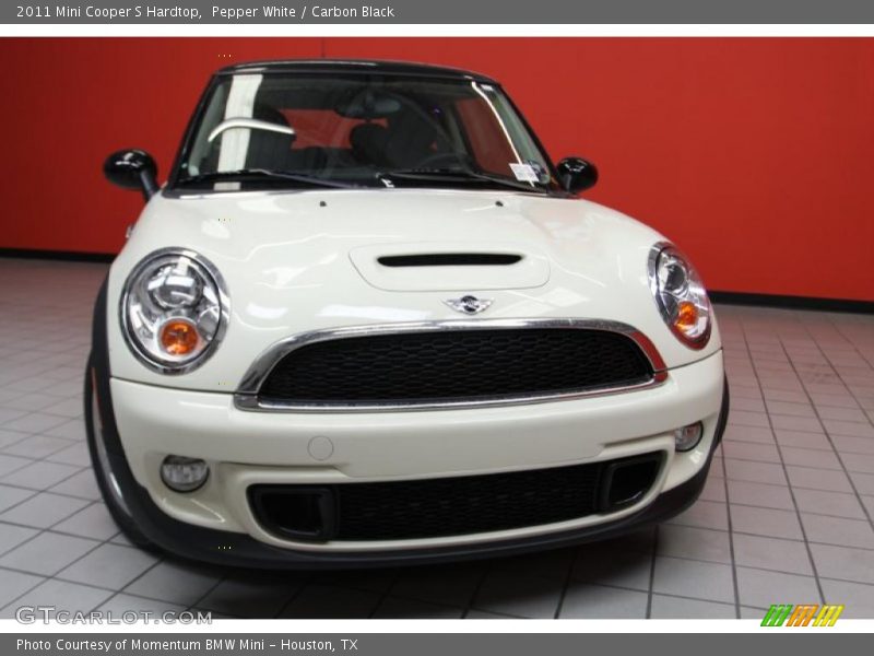 Pepper White / Carbon Black 2011 Mini Cooper S Hardtop