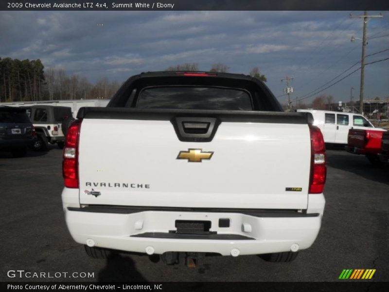 Summit White / Ebony 2009 Chevrolet Avalanche LTZ 4x4