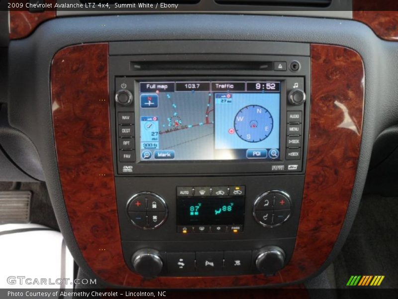 Summit White / Ebony 2009 Chevrolet Avalanche LTZ 4x4
