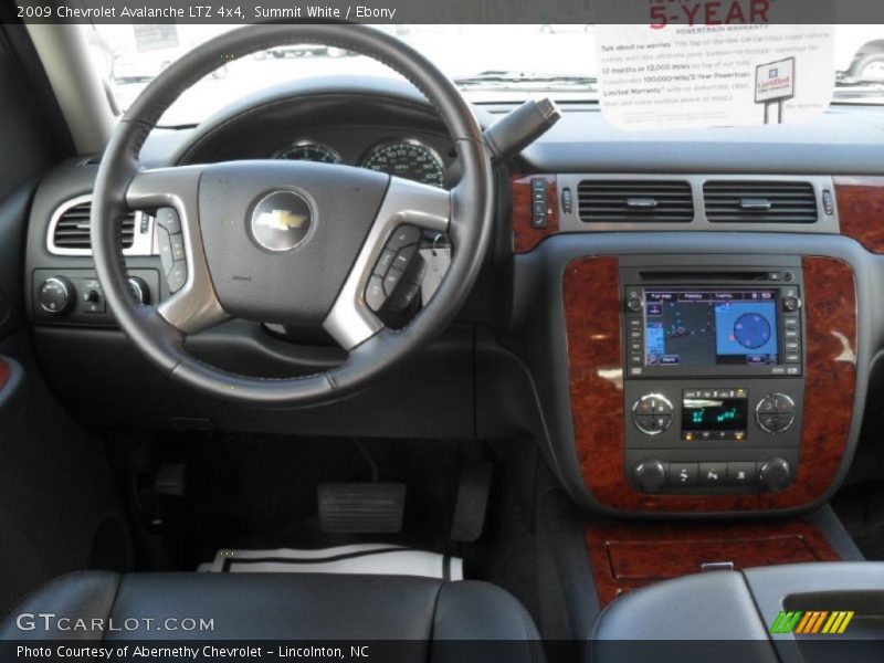 Summit White / Ebony 2009 Chevrolet Avalanche LTZ 4x4