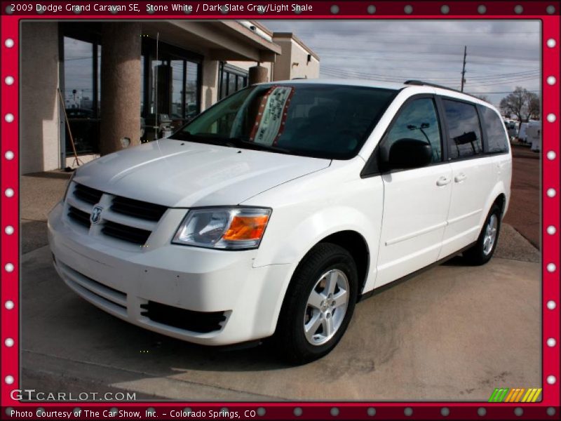 Stone White / Dark Slate Gray/Light Shale 2009 Dodge Grand Caravan SE
