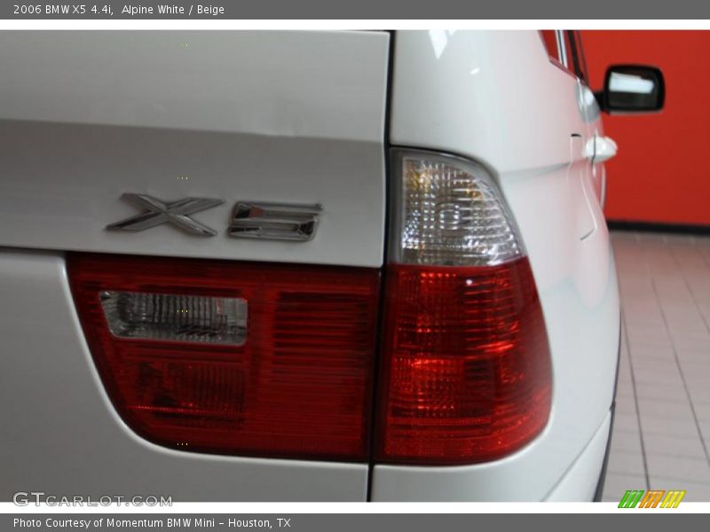Alpine White / Beige 2006 BMW X5 4.4i