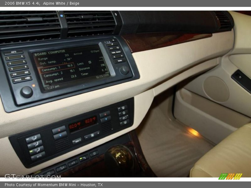 Alpine White / Beige 2006 BMW X5 4.4i