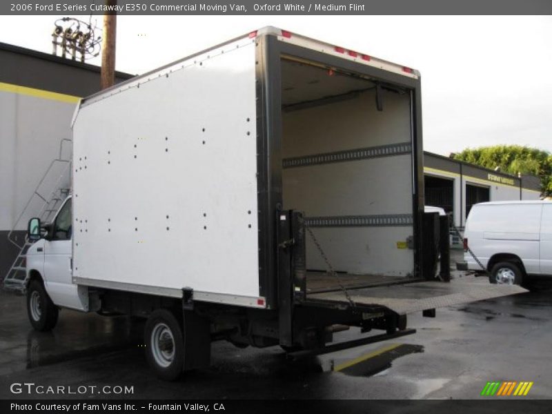 Oxford White / Medium Flint 2006 Ford E Series Cutaway E350 Commercial Moving Van