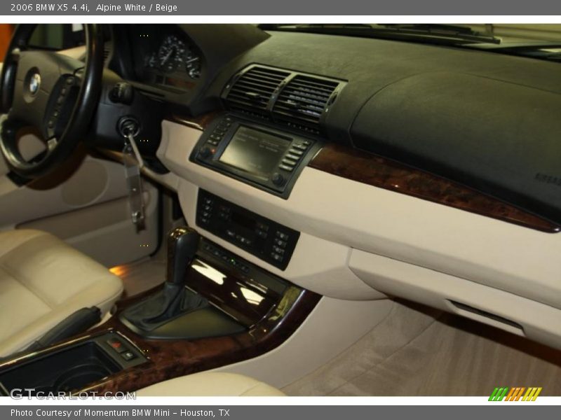 Alpine White / Beige 2006 BMW X5 4.4i