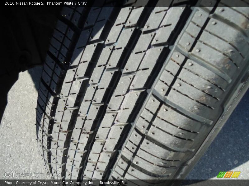 Phantom White / Gray 2010 Nissan Rogue S