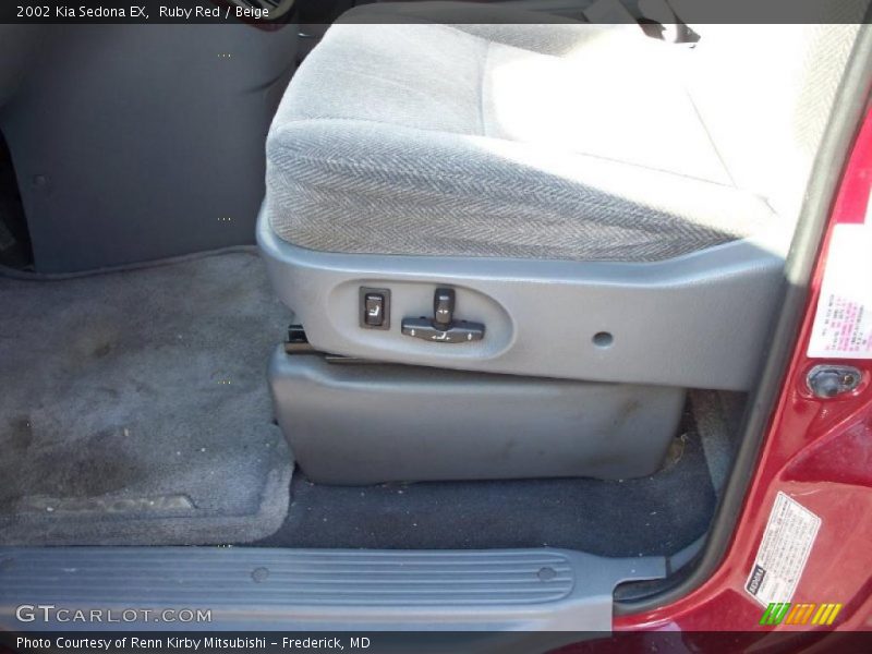 Ruby Red / Beige 2002 Kia Sedona EX