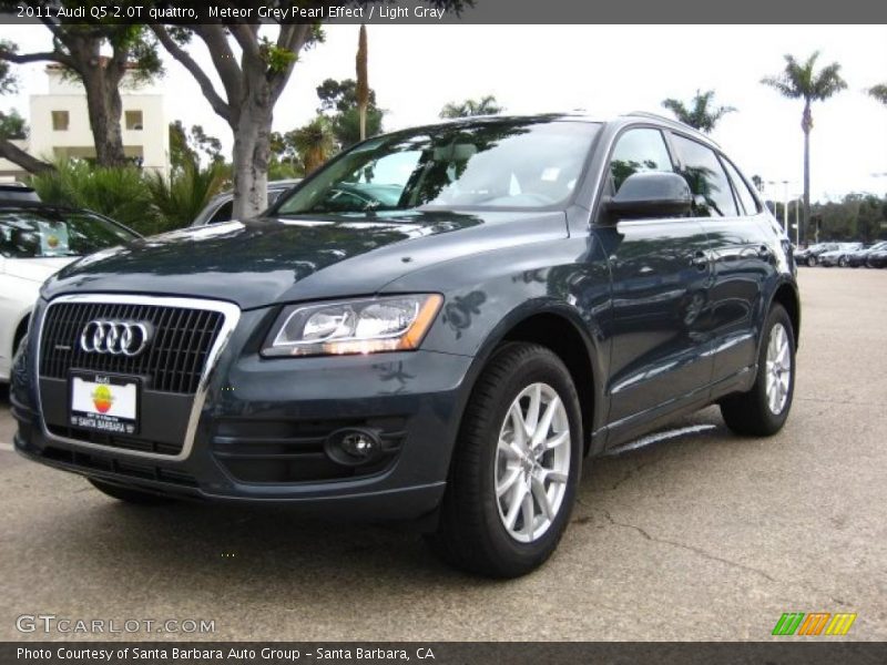 Meteor Grey Pearl Effect / Light Gray 2011 Audi Q5 2.0T quattro