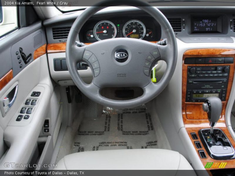 Pearl White / Gray 2004 Kia Amanti