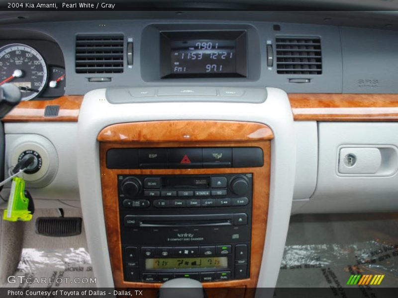 Pearl White / Gray 2004 Kia Amanti