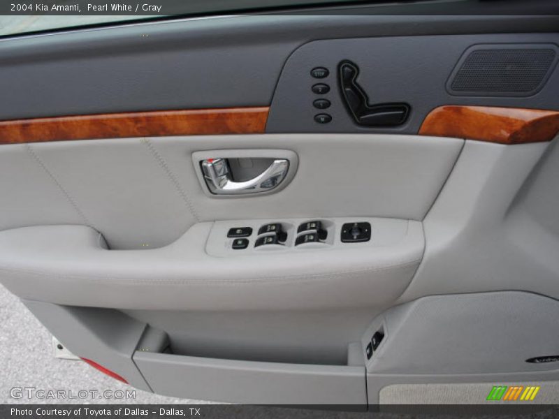 Pearl White / Gray 2004 Kia Amanti