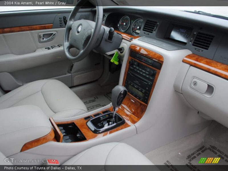 Pearl White / Gray 2004 Kia Amanti