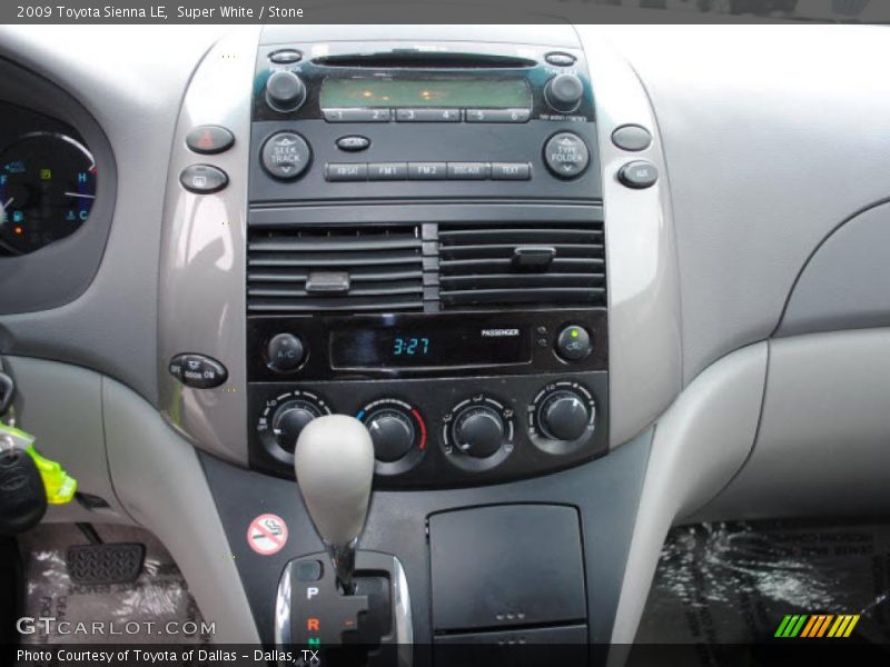 Super White / Stone 2009 Toyota Sienna LE