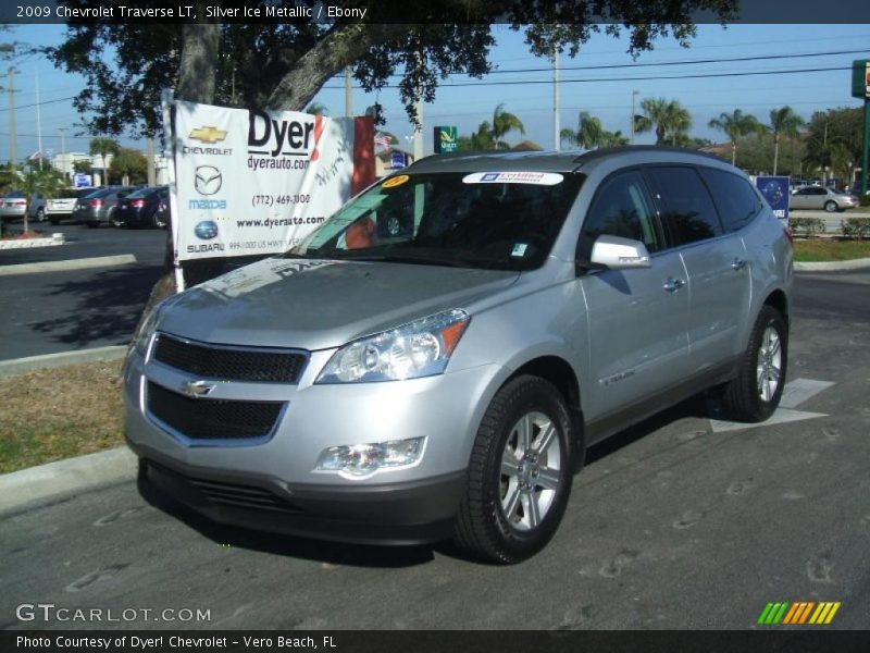 Silver Ice Metallic / Ebony 2009 Chevrolet Traverse LT