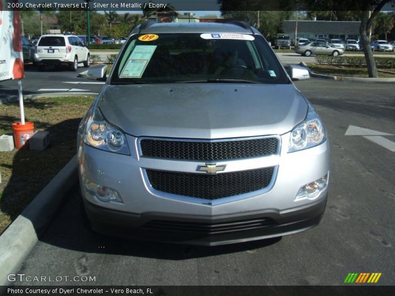 Silver Ice Metallic / Ebony 2009 Chevrolet Traverse LT