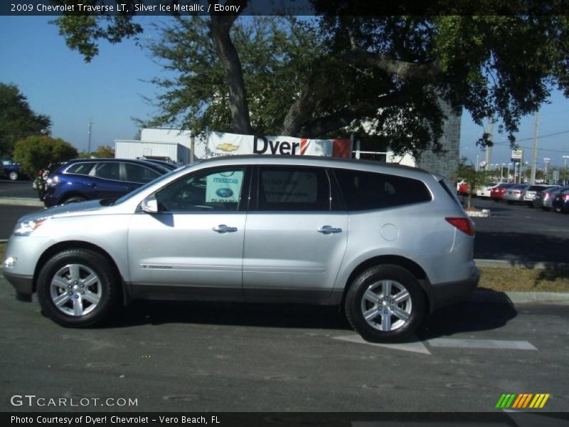 Silver Ice Metallic / Ebony 2009 Chevrolet Traverse LT