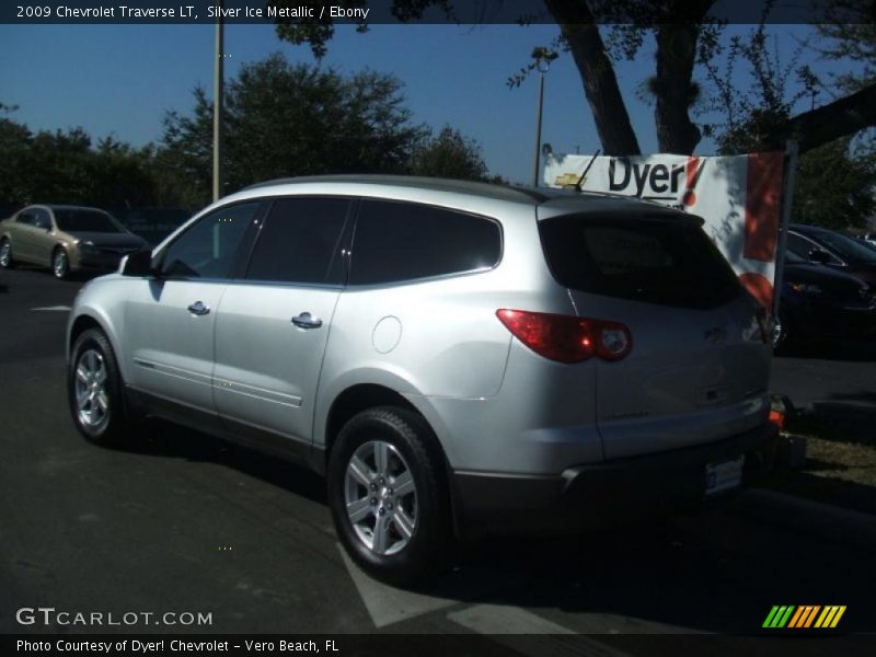 Silver Ice Metallic / Ebony 2009 Chevrolet Traverse LT