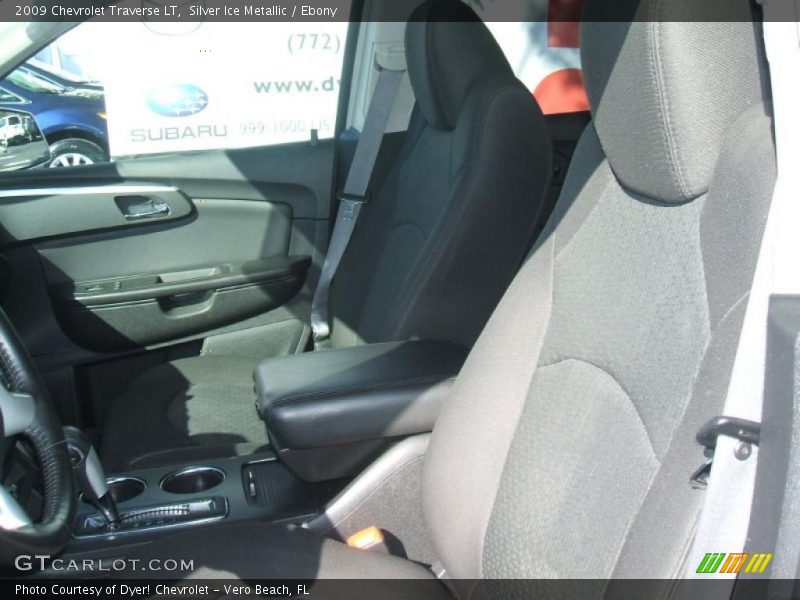 Silver Ice Metallic / Ebony 2009 Chevrolet Traverse LT