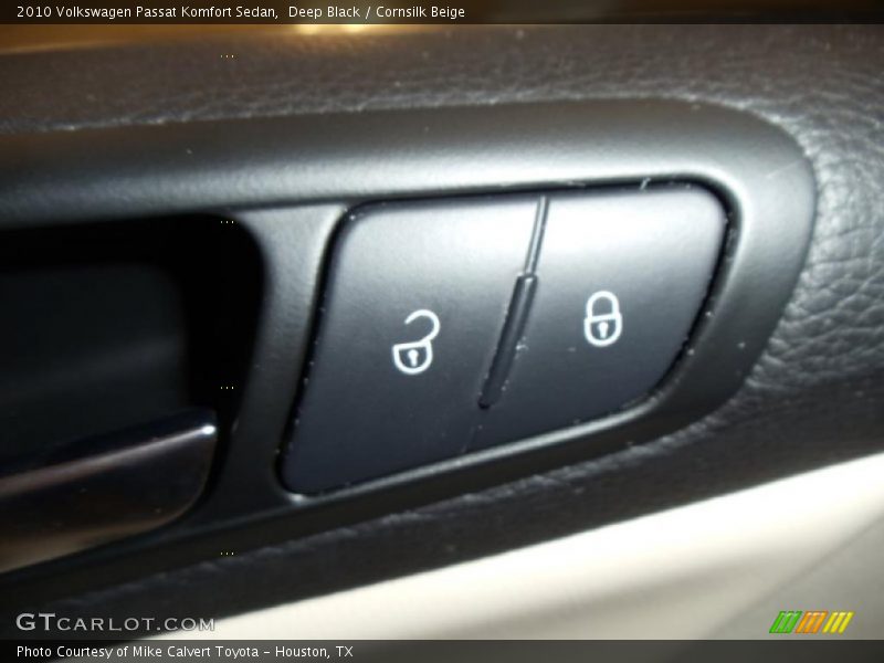 Deep Black / Cornsilk Beige 2010 Volkswagen Passat Komfort Sedan