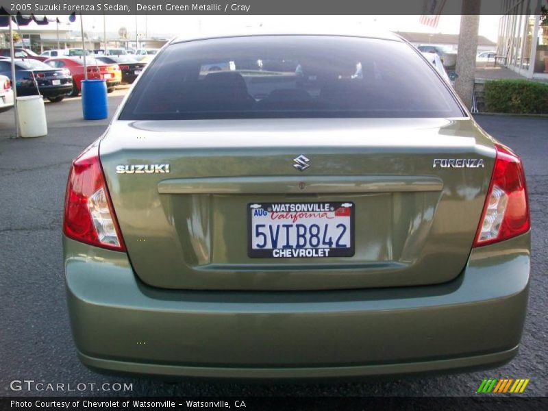 Desert Green Metallic / Gray 2005 Suzuki Forenza S Sedan