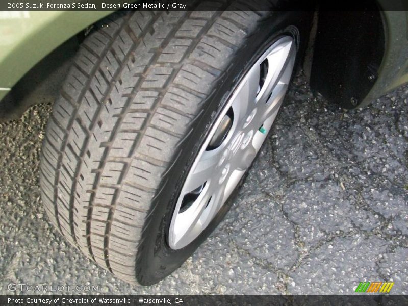Desert Green Metallic / Gray 2005 Suzuki Forenza S Sedan