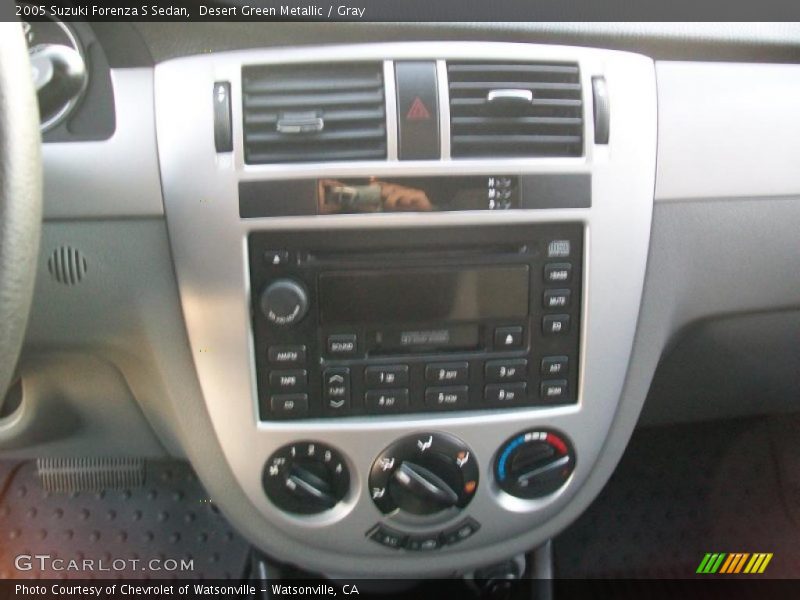 Desert Green Metallic / Gray 2005 Suzuki Forenza S Sedan