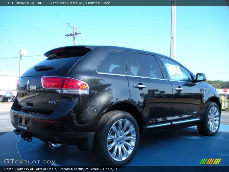 Tuxedo Black Metallic / Charcoal Black 2011 Lincoln MKX FWD