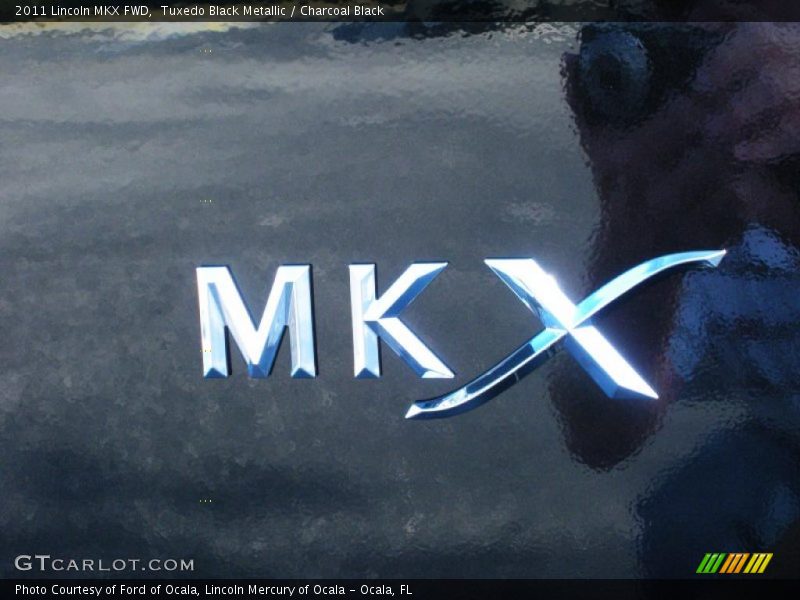 Tuxedo Black Metallic / Charcoal Black 2011 Lincoln MKX FWD
