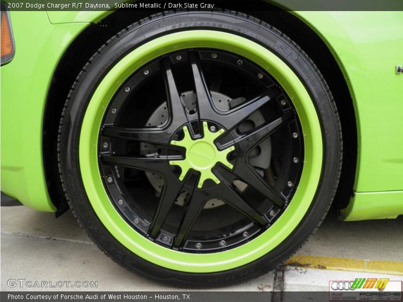 Custom Wheels of 2007 Charger R/T Daytona