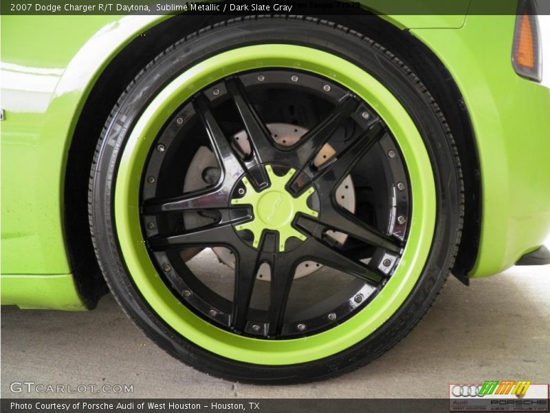 Custom Wheels of 2007 Charger R/T Daytona