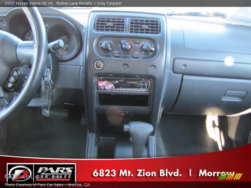 Molten Lava Metallic / Gray Celadon 2002 Nissan Xterra XE V6