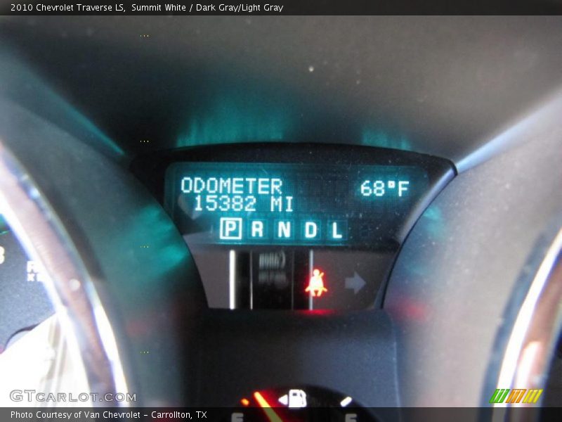 Summit White / Dark Gray/Light Gray 2010 Chevrolet Traverse LS