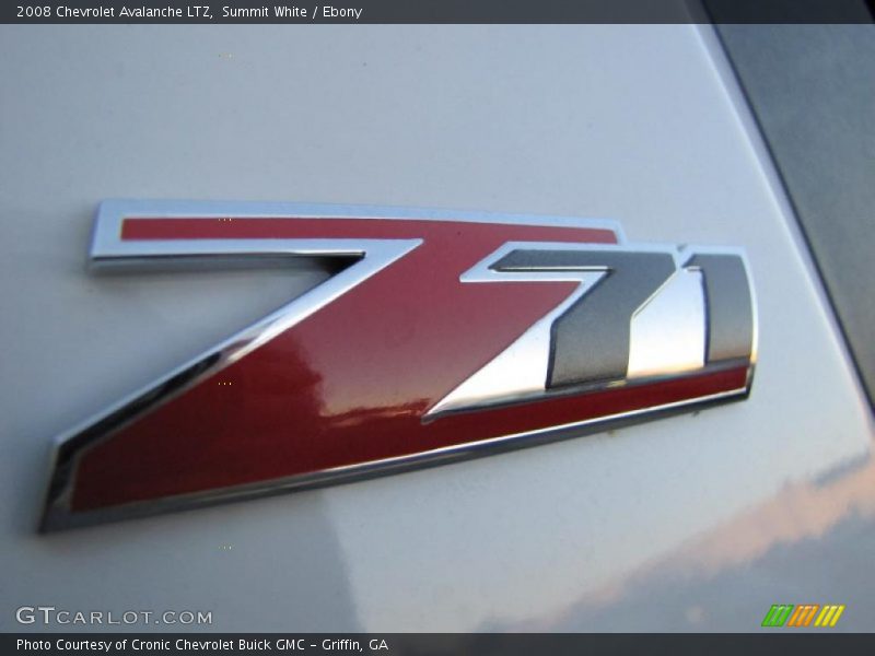 Summit White / Ebony 2008 Chevrolet Avalanche LTZ